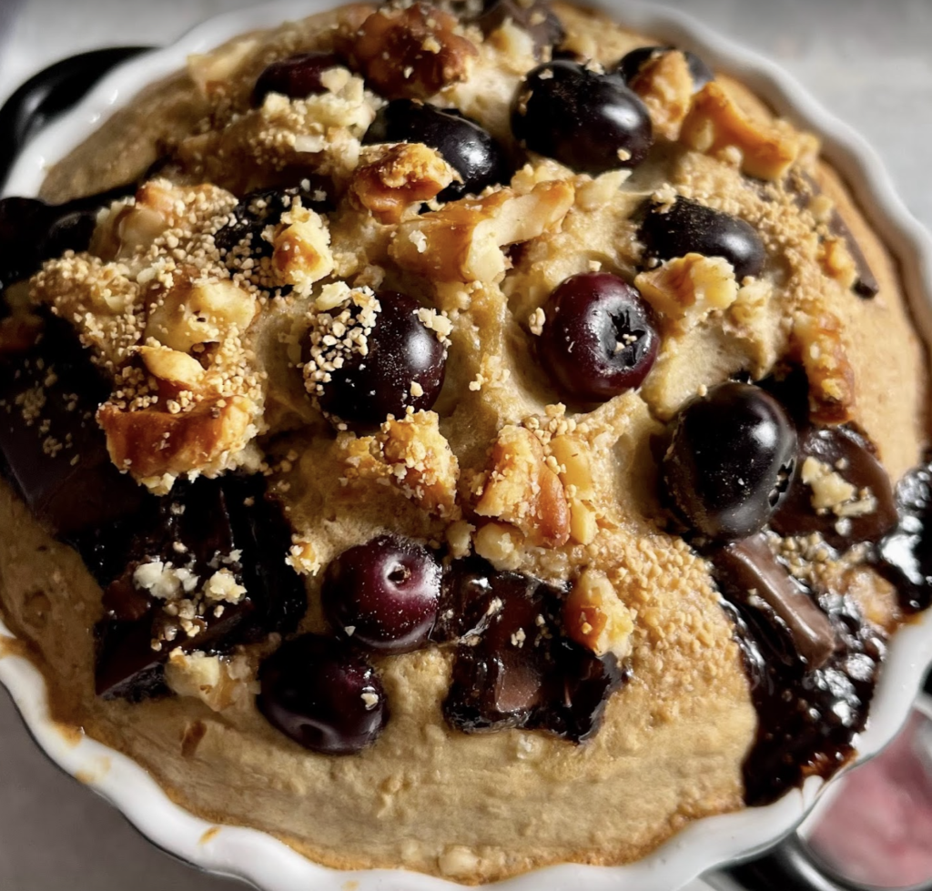 Blueberry Walnut Crumble Baked Oats - Lifestyles By Liz